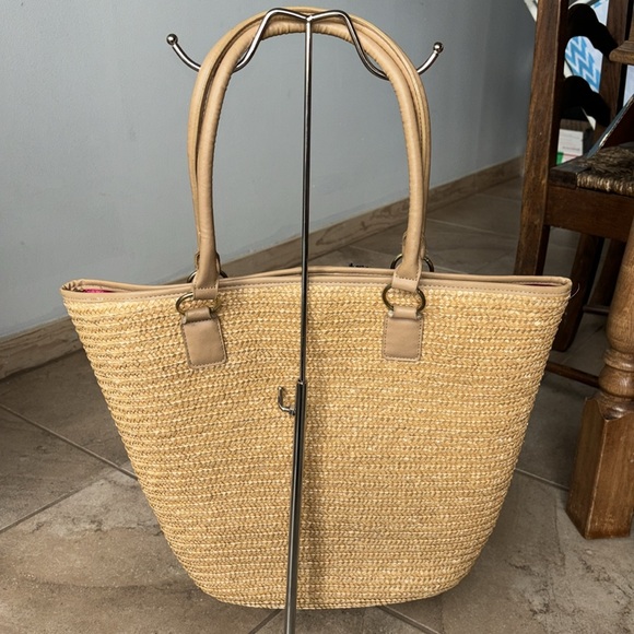 BETSEY JOHNSON FLORAL STRAW TOTE - Picture 6 of 16